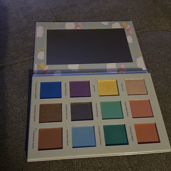 Care Bears 40th Anniversary Rainbow Eyeshadow Palette‎ - Picture 4 of 8